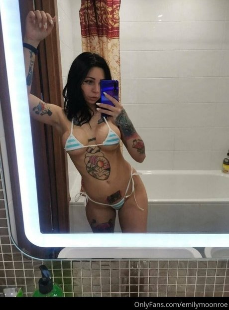 emilymoonroe étoile nue archive