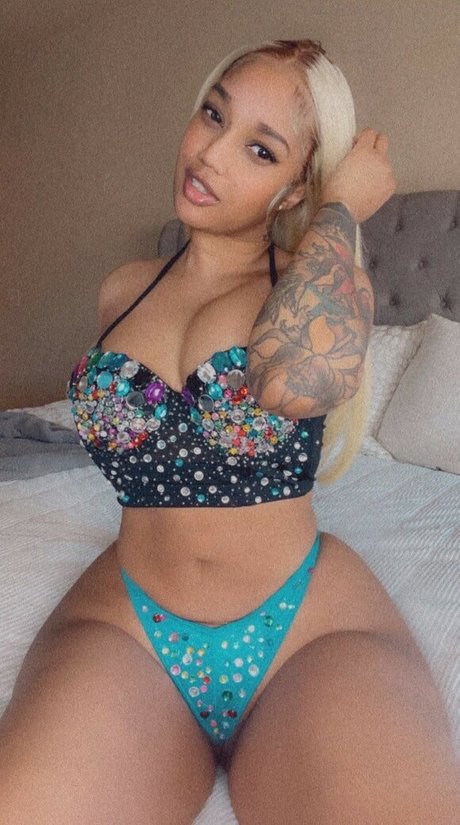 Kapri Styles actrice sexy archive