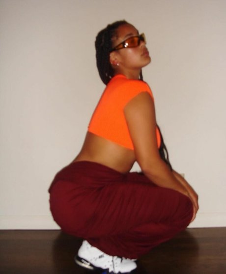 Jorja Smith star du porno de haute qualité image