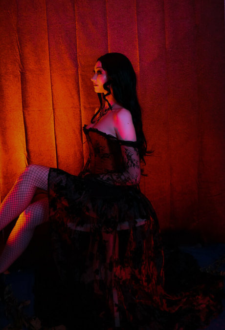 louvrissa étoile sexy photos