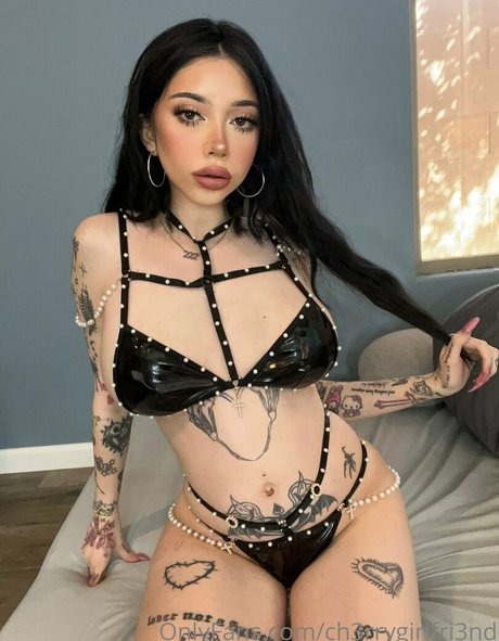 Meepmomentt modèle adulte des photos