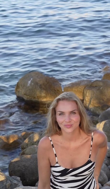 influenceur asiatique onlyfans nus pornographiques photo