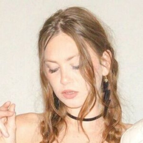 blonde naturelle onlyfans nu érotique archive