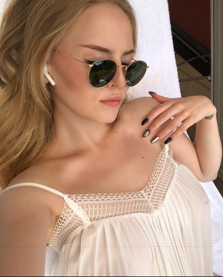 Oksana Neveselaya actrice libre archive