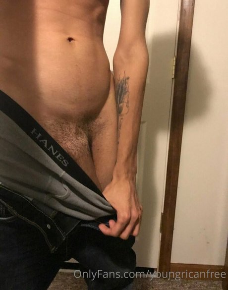 youngricanfree étoile adulte photos