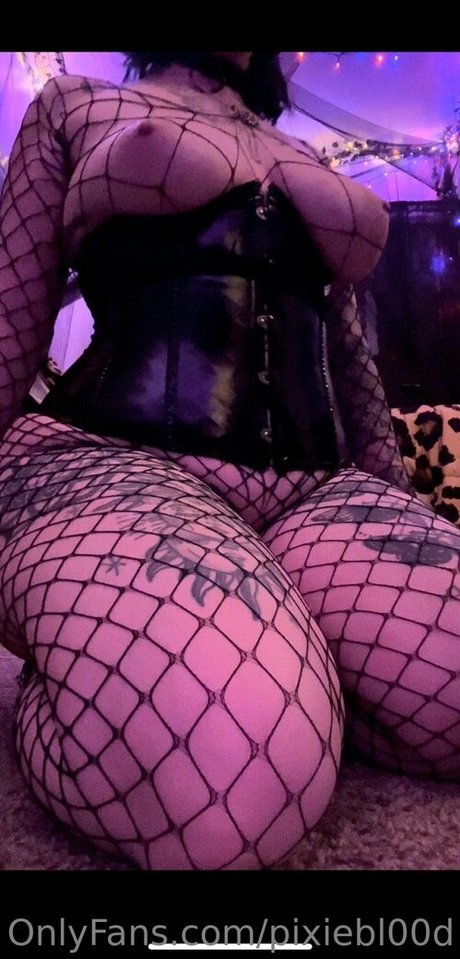 pixiebl00d star du porno exclusive galerie