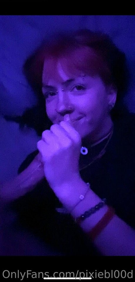 pixiebl00d star érotique photos
