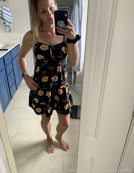 littlewaistinyourface star érotique galerie