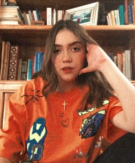 Valeria Alcala haut modèle img