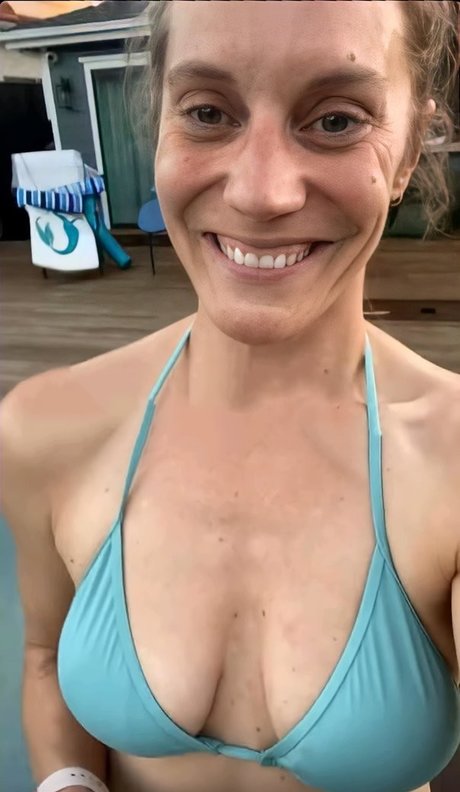Katee Sackhoff modèle adulte galeries