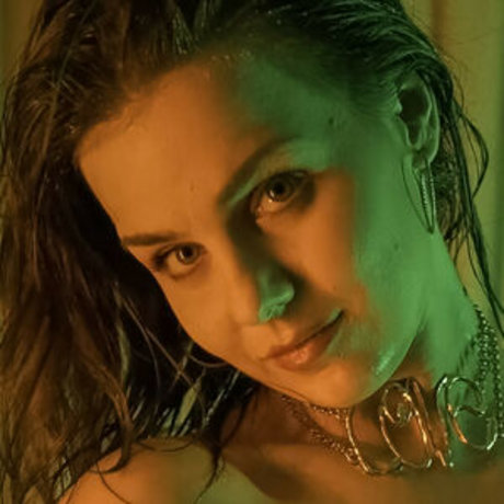 Excitease Chaturbate haut modèle des photos