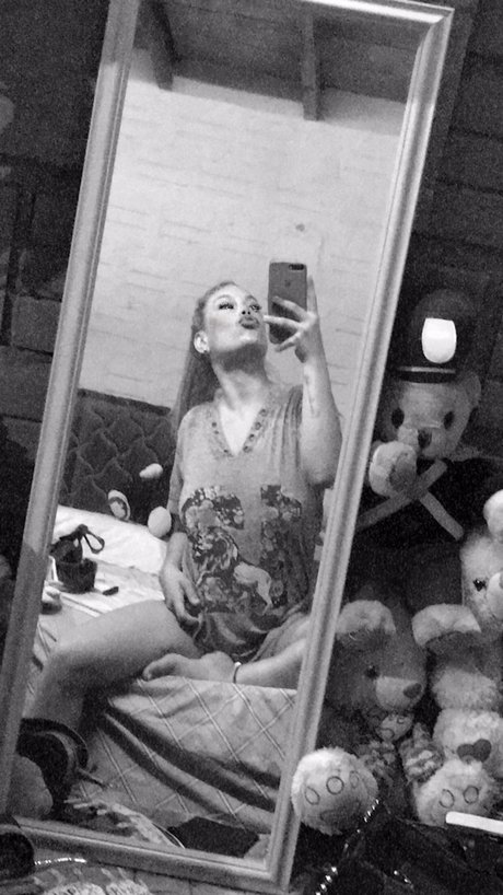 Ariam_ actrice pornographique des photos