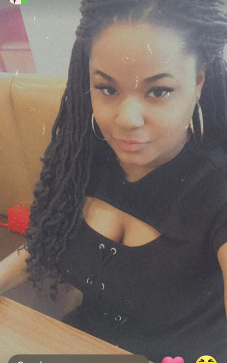 Cherrypluxx star du porno érotique des photos