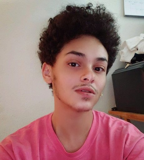 Kwame Violet joli modèle img