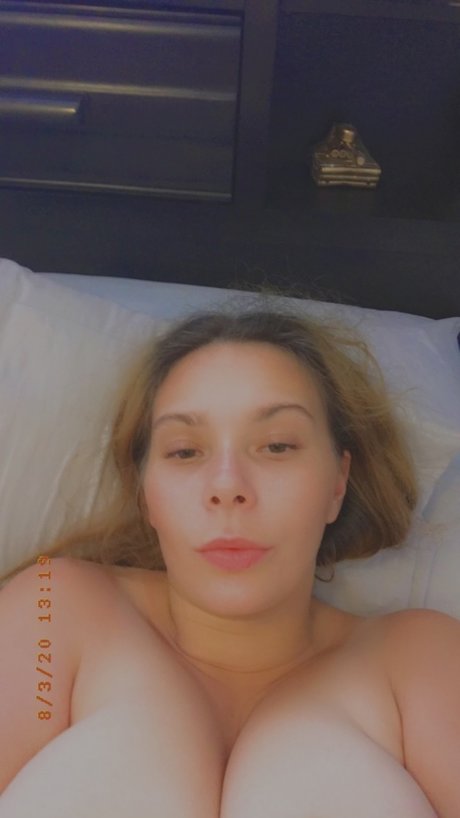 Amanda Newton star du porno gratuite photo