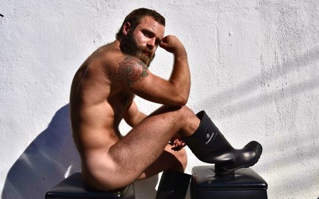 Baby Bear Muscles actrice libre galerie