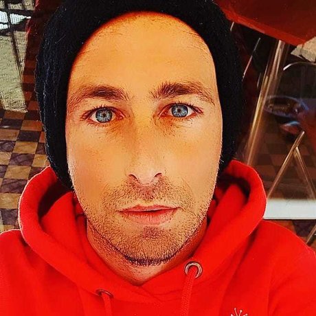 A guilty Bastard mannequin galeries