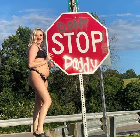 Yah girl Nicole modèle parfait image