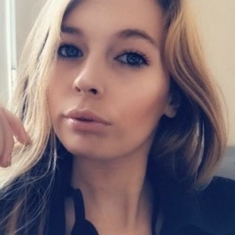 Ella Sambrook haut modèle photo