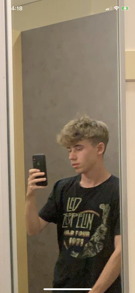 Oliver George Elijah modèle chaud photos