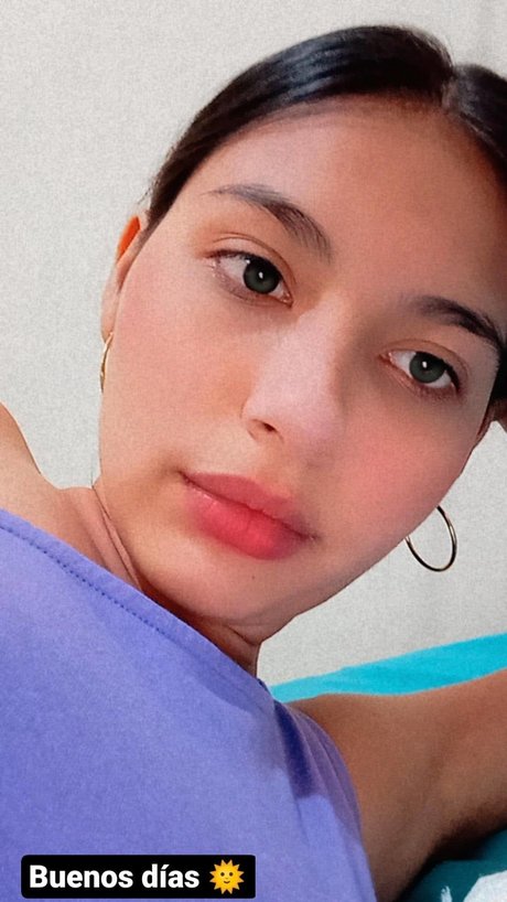 Olenka actrice artistique galeries