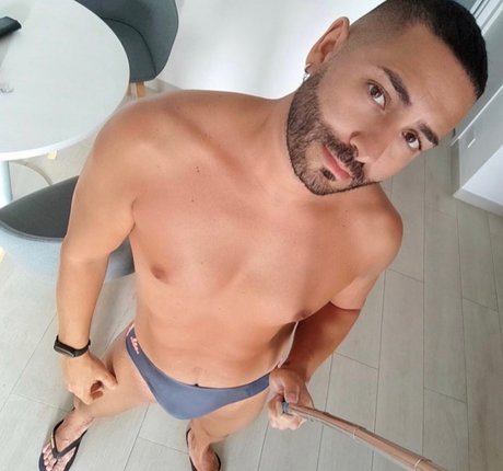 Saurux actrice nue photos