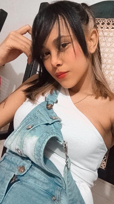 belle ladyboy onlyfans érotique parfait photos