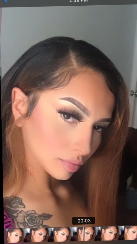 influenceur des médias sociaux onlyfans top pornographique photo