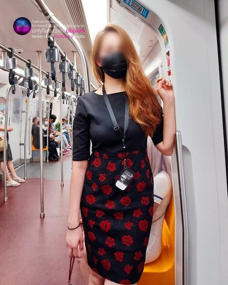 POOLBEARZ actrice de nus photo