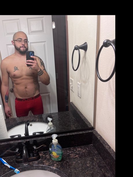 Weird one_ actrice adulte photo