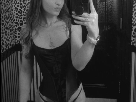 Lottie Ann star du porno en haute qualité des photos