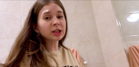 Anna Sibster star du porno hd archive