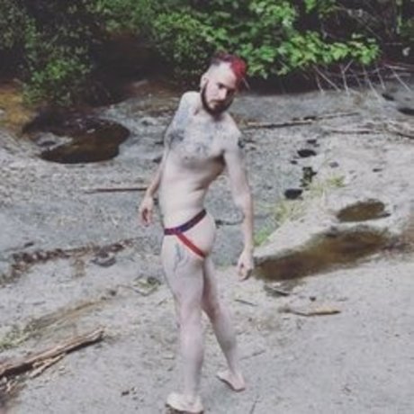 Hawkeiros art modèle des photos