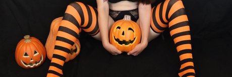 Cherry Charming star du porno parfaite images