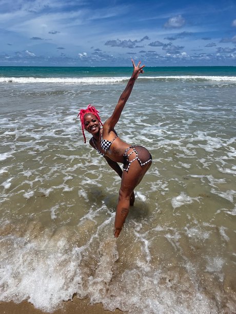 Pretty Face Goat modèle xxx image