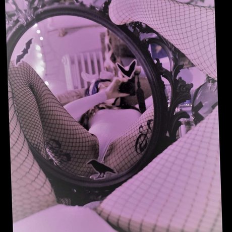 Pooche Kush beau modèle galerie