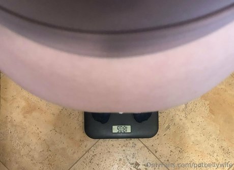 potbellywife modèle adulte collection