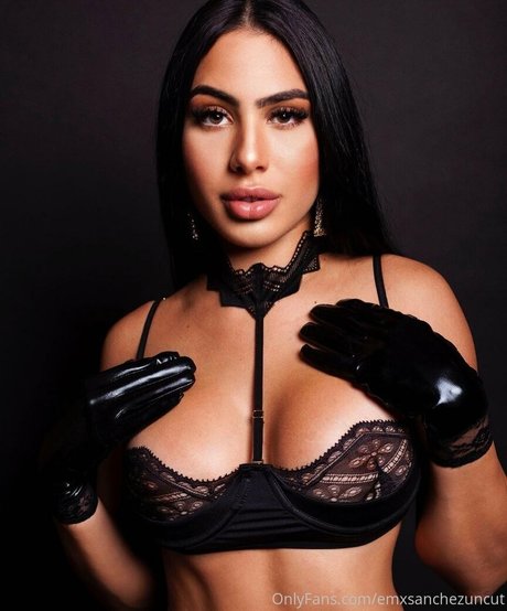 emxuncut star du porno sympa des photos