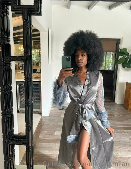 Megan Milan modèle meilleur images