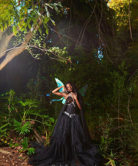 Megan Milan modèle érotique archive