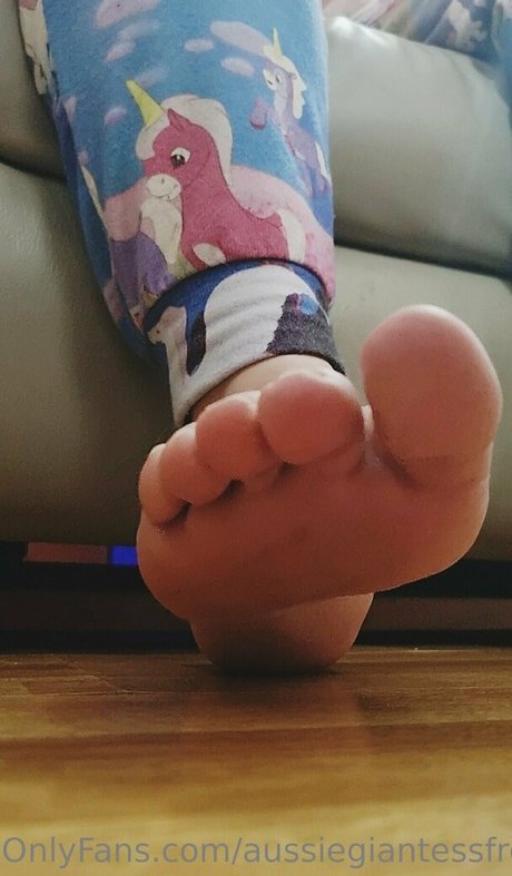 aussiegiantessfree étoile érotique photos