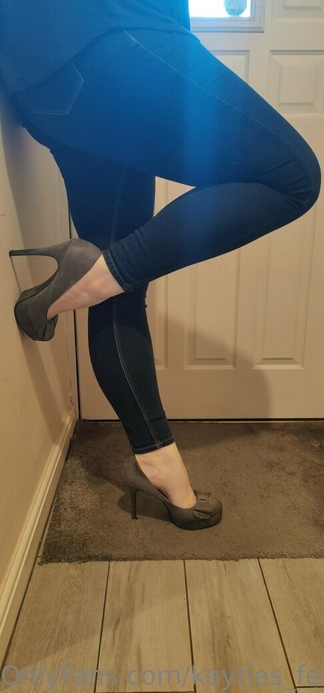 rousse tatouée onlyfans érotique exclusif galerie