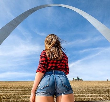 Sasha Emiri star du porno exclusive galerie