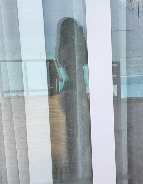 Maisa modèle porno des photos