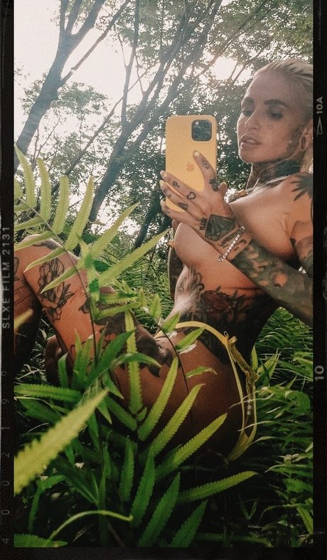 Bantikboy modèle nu images