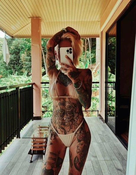 Bantikboy mannequin photo