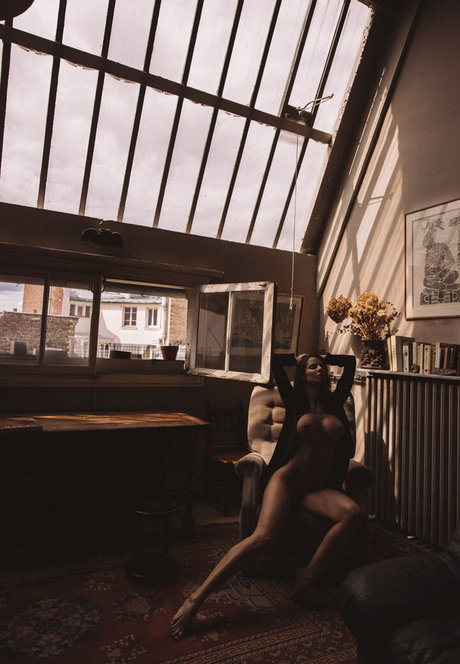 Budai Brigi modèle sympa photo