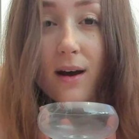 Natural british emma actrice nue image