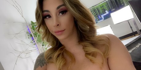 CaseyKissesXoXo modèle artistique galeries