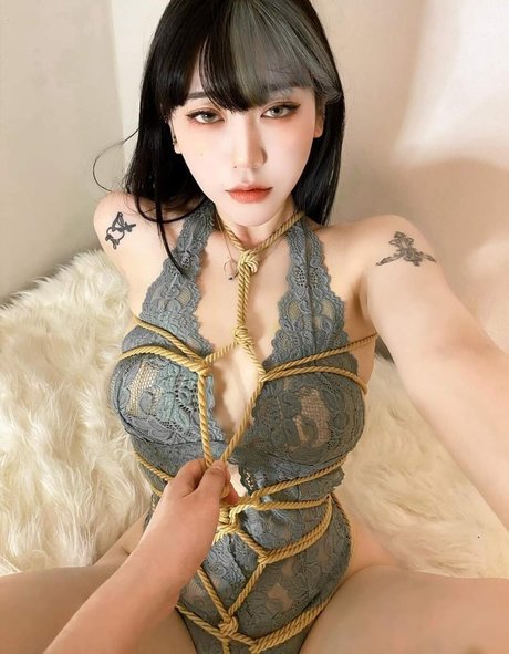 mamelons gonflés onlyfans nue en haute qualité photo